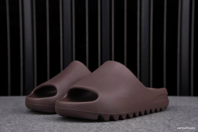 G55495 Yeezy Adidas Soot Slide 0730
